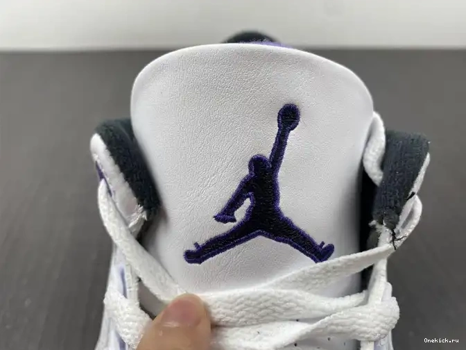 One Kick Air Iris' 3 'Dark Retro CT8532-105 Jordan 0517